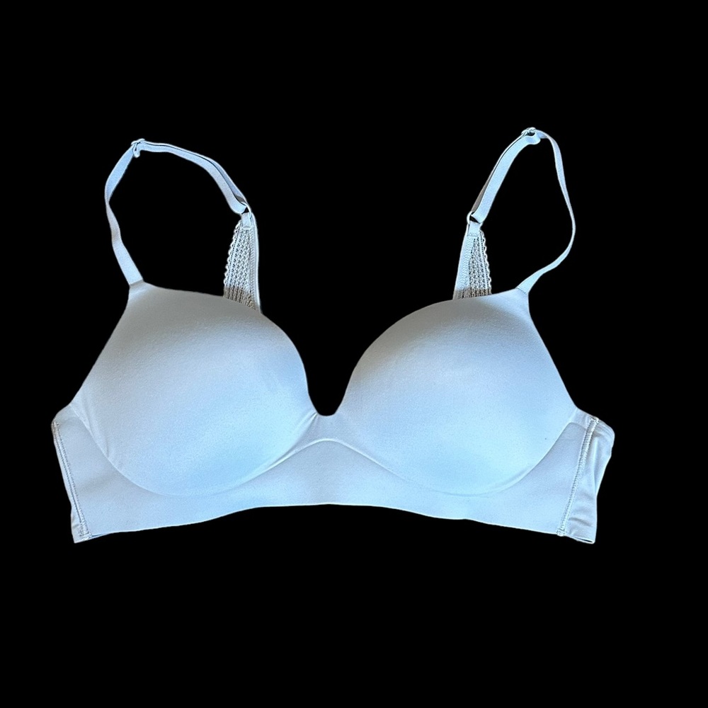 Victoria’s Secret Incredible Wireless Bra in Steel Blue